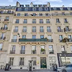 Superbe Appartement De Charme Au Coeur Du Xviieme