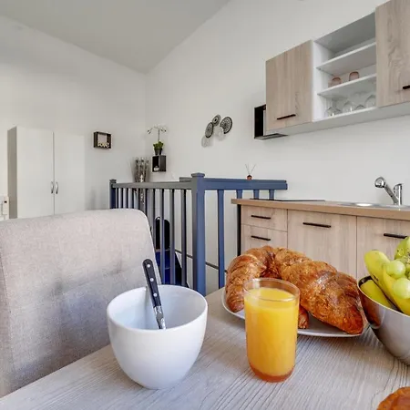 Superbe Appartement De Charme Au Coeur Du Xviieme